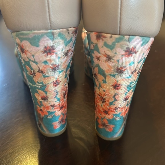 Nine West Dig Platform Chinoiserie Wedge
Sandals Sz 8 Ankle Strap Cocktail Party - Picture 7 of 10